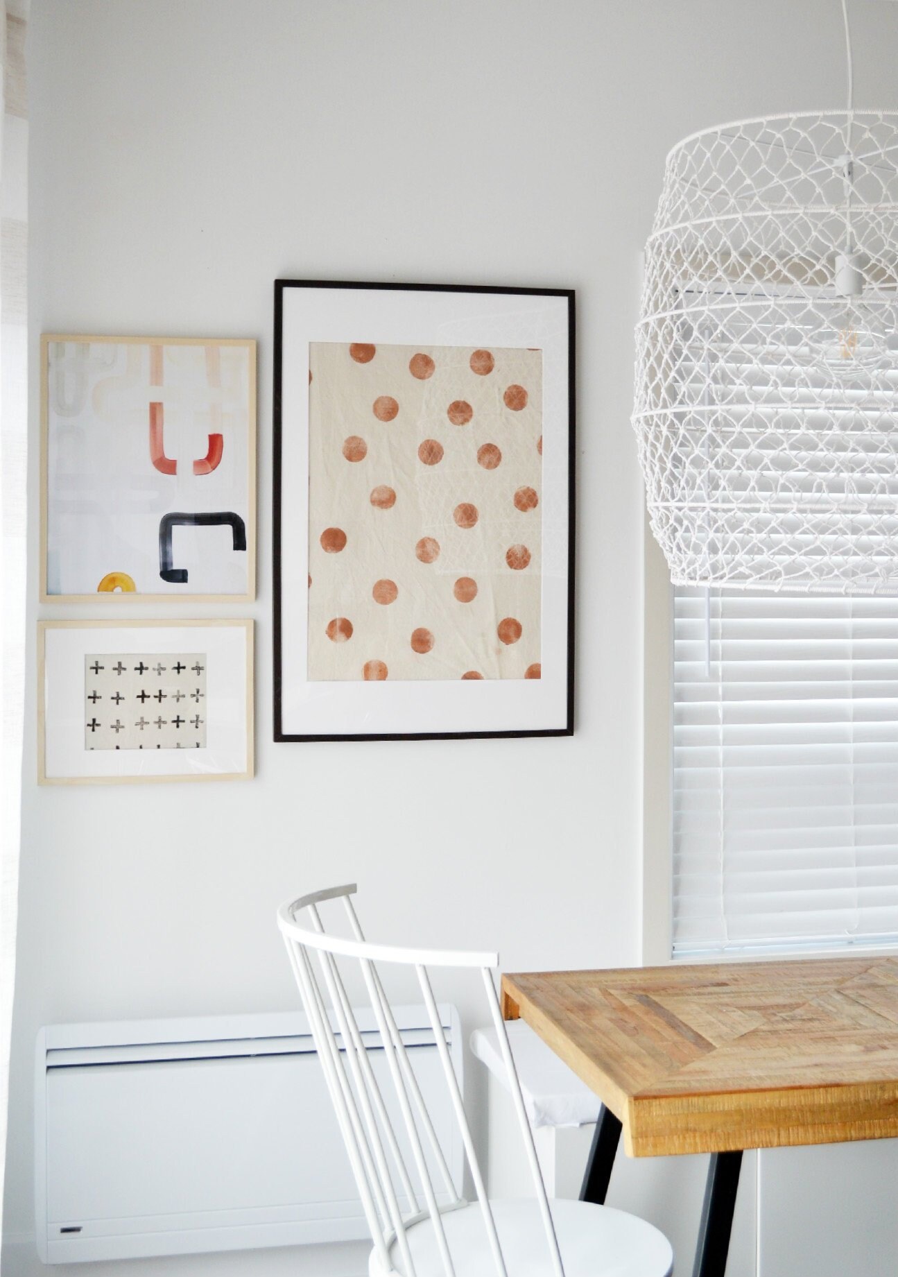 Polka Dot Block Print Art Textile en Terre Cuite/Cuivre Rouge Brun-Timbre sur Tissu Neutre-Tissu Imp