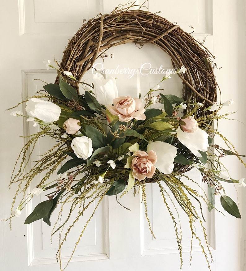 Tulip wreath. Spring Tulip wreath. Wreath for the front door. image 1
