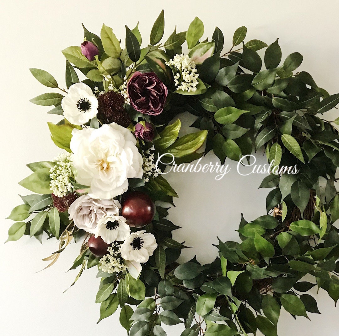 Modern Wreath. Stylish Wreath. Stylish Decor. Elegant Wreath. Luxury ...