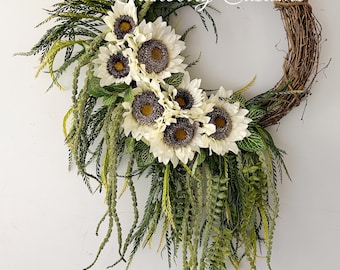 Corona de girasoles. Elegante corona de girasoles. Verano. Coronas. Decoración.
