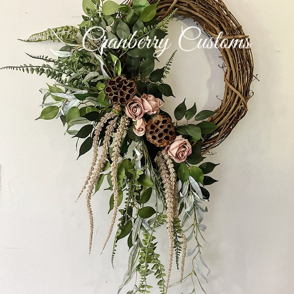 wreath. Year round wreath.Elegant Wreaths. Elegant fall wreath. Wreaths. Front door wreath. Big fall wreath. Luxury wreath. Stylish wreaths.