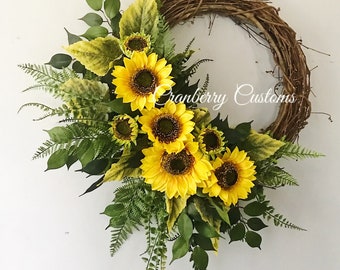 Sunflower wreath. Elegant sunflower wreath. Summer sunflower wreath. Spring sunflower wreath. Summer wreath. Spring wreath. Wreaths. Decor.