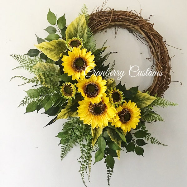 Sunflower wreath. Elegant sunflower wreath. Summer sunflower wreath. Spring sunflower wreath. Summer wreath. Spring wreath. Wreaths. Decor.