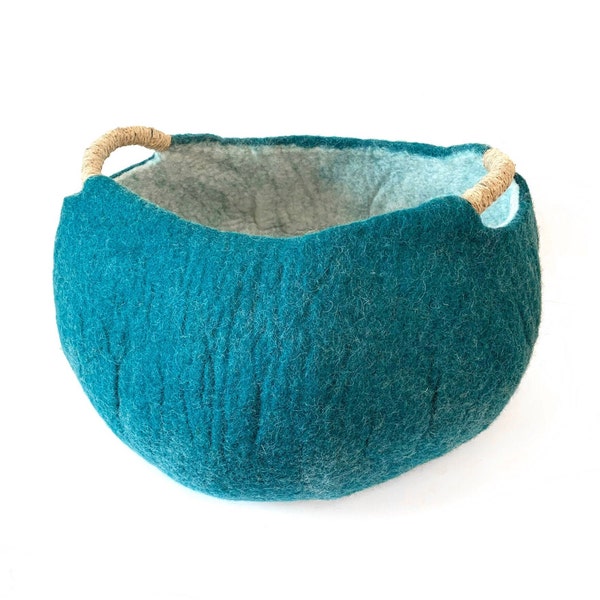 Teal Wool Cat Basket Bed, Handmade Wool Basket, Wool Basket for Plants, Modern Cat Bed, Hand Felted Wool, Pet Toy Organization & Storage
