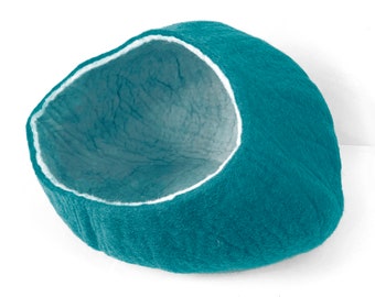 Teal Wool Cat Bed, Blue-Green Handmade Wool Cat Cave Wooly Bowls, Modern Cat Furniture, Hand Felted Wool, Killy Cat Pod, Teal Wool Cat Bed