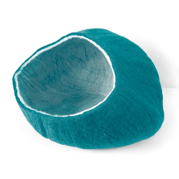 Teal Wool Cat Bed, Blue-Green Handmade Wool Cat Cave Wooly Bowls, Modern Cat Furniture, Hand Felted Wool, Killy Cat Pod, Teal Wool Cat Bed