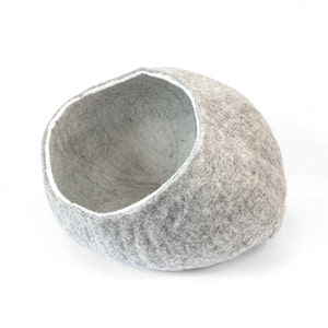 Handmade Grey Wool Cat Cave Bed: Modern Felt Cat Pod