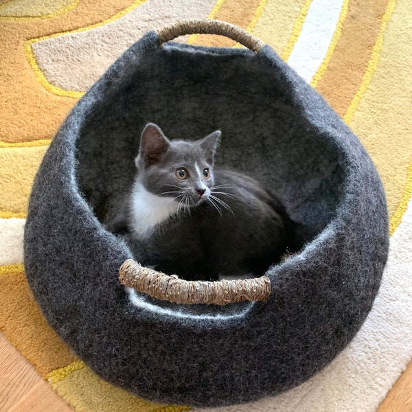 Black Wool Basket Cat Bed, Handmade Wool Basket, Wool Basket for Plants, Modern Cat Bed, Hand Felted Wool, Pet Toy Organization & Storage