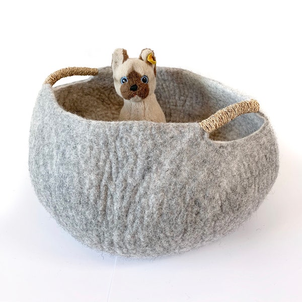Heather Grey Wool Basket Cat Bed, Natural Wool Basket, Basket for Plants, Modern Cat Bed, Hand Felted Wool, Pet Toy Organization & Storage