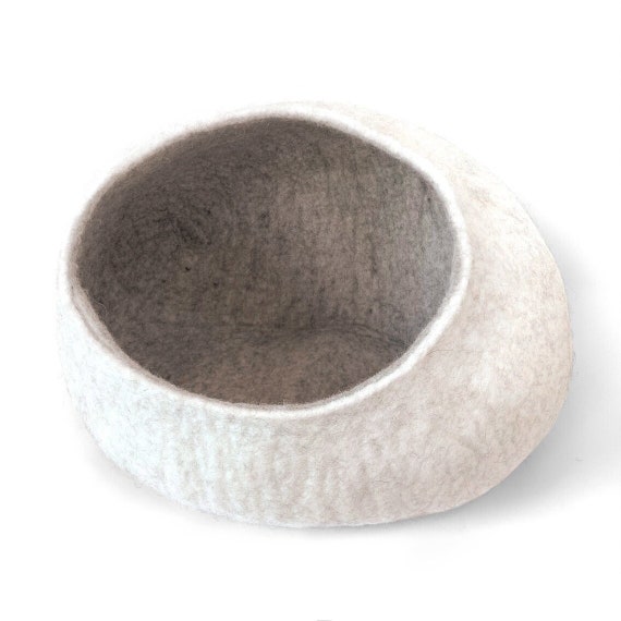 White & Heather Cream Wool Cave
