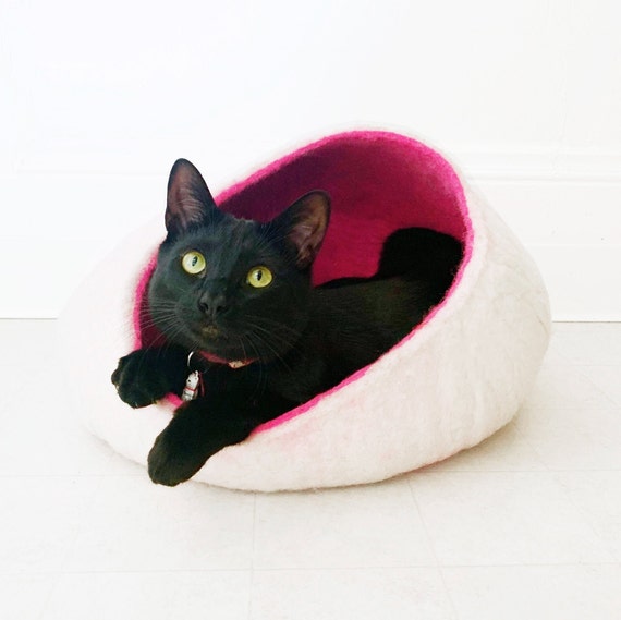 Fuchsia + White Wool Cave