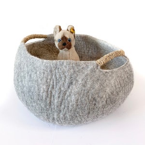 Black Wool Basket Cat Bed, Handmade Wool Basket, Wool Basket for Plants, Modern Cat Bed, Hand Felted Wool, Pet Toy Organization & Storage image 5