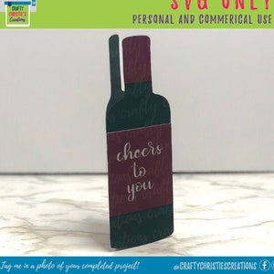 Bouteille de vin carte SVG - vin SVG - modèle de bouteille de vin - alcool carte SVG - Cheers carte coupe fichier - carte de forme - anniversaire - fête des pères