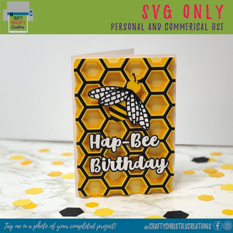 Op de afbeelding: Een gele en zwarte bij met een honingraat achtergrond en de tekst "Hap-Bee Birthday".