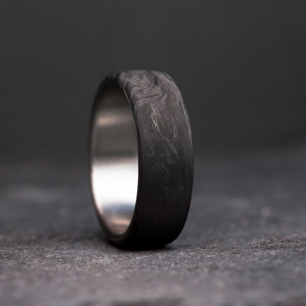 Titan Ehering, geschmiedet Carbon-Faser-Band, Titanring, Verlobungsring, Jahrestagsgeschenk für ihn oder sie handgemachter Ring, Ehering