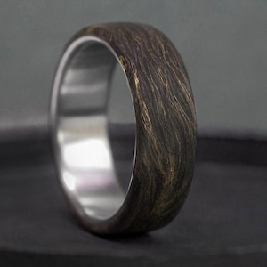 Titanium Men&#39;s Ring: Forged Carbon Band with Gold Flakes