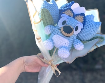 Ramo de tulipanes de ganchillo con forma de cachorro australiano de dibujos animados personalizable hecho a mano con juguete de peluche y nota