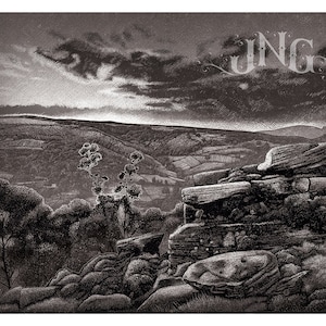 Puede incluir: Una ilustración en blanco y negro de un paisaje rocoso con un cielo nublado. La palabra "UNG" está escrita en una fuente decorativa en la esquina superior derecha de la imagen.