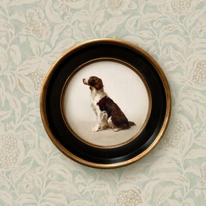 Springer Spaniel Art Print with Vintage Style Round Frame | English Springer Spaniel Wall Art | Small Dog Art for Home Decor | Hunting Dog