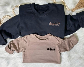 Dada sweatshirt, daddy mini sweater, dad and baby sweater, daddy mini sweater, dad sweater, dad crewneck, gift for dad, Father's Day gift