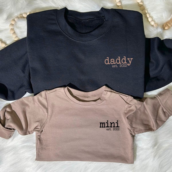Dada sweatshirt, daddy mini sweater, dad and baby sweater, daddy mini sweater, dad sweater, dad crewneck, gift for dad, Father's Day gift