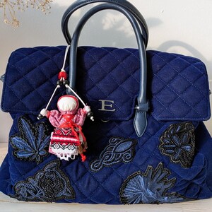 Ethno Lavendel Taschenanhänger - Einzigartige Puppe Schlüsselanhänger mit Boho Vibes