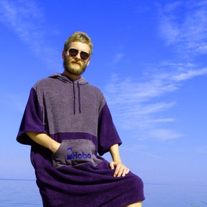Handgemachter Baumwoll Terry Surf Poncho: Strandvertuschung mit Kapuze und Tasche