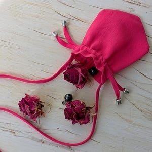 Miniature Silk Medicine Bag – Pouch Necklace with Elegant Design