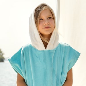 Handgefertigter Baumwoll Surf Poncho: Himmelblau Kinder Wickelkleid