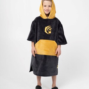 Colorful Kids&#39; Cotton Surf Poncho – Bright, Absorbent & Ultra-Comfortable