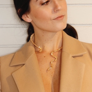 Lightweight gold  necklace /Gold Wire Handmade necklace /Unique Elegant wire wrapped  necklace /Gift for her