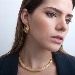 Lightweight gold  necklace /Gold Wire Handmade necklace /Unique Elegant wire wrapped  necklace /Gift for her