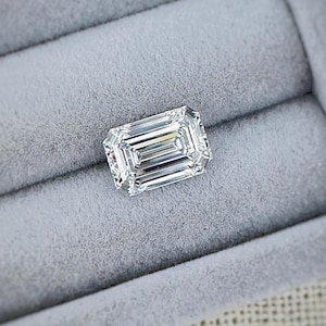 3 Carat Emerald Cut Loose Lab Grown Diamond For Engagement Ring / For Pendant