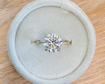 IGI Certified 2.5ct Lab Diamond Engagement Ring: 14k Gold Solitaire