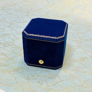 Vintage Style Heirloom Ring Box Jewelry Box Velvet #5