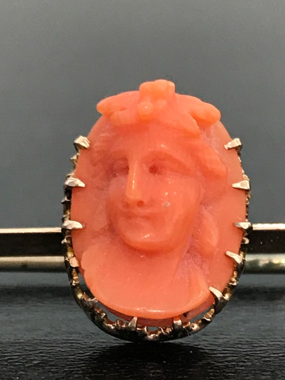 Antique Coral Cameo Brooch in 10K Gold - image 4