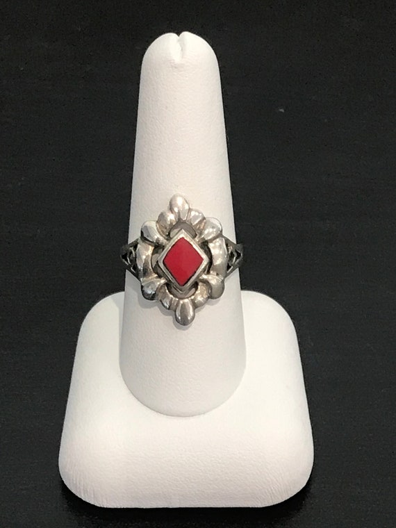 Stylish Natural Red Coral Ring