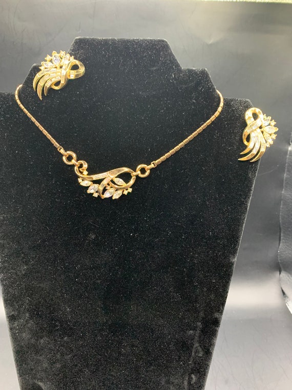 Vintage Trifari Necklace with matching earrings