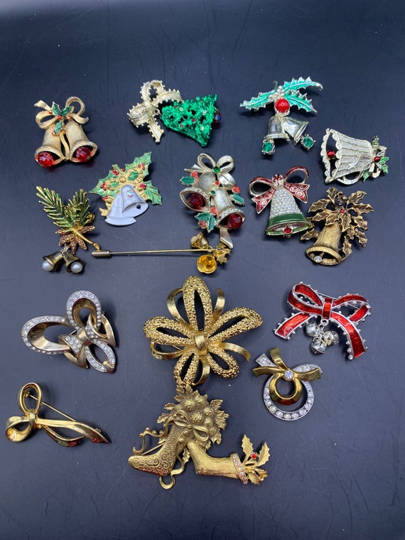 Vintage Christmas.  Lot 5.  Vintage Bells, Bows a… - image 10