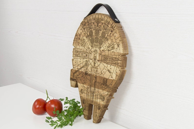 Millennium Falcon Cutting Board - Thumbnail 2