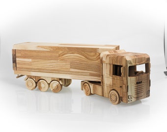 Voorzieningen herhaling privaat 68 CM Length Handmade Wooden Truck Natural Wood Truck Office - Etsy