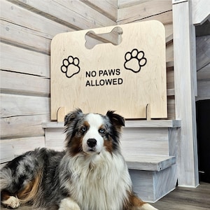 Aanpasbare houten hondenstopper en slagboomhekje - vrijstaand huisdierhek zonder boren voor trappen, patio's en deuropeningen, perfect voor de veiligheid van puppy's