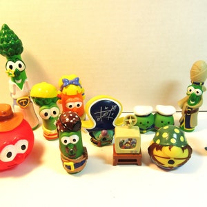 Vintage Veggie Tales Jonah Pirates Who Don't Do Anything Play Figures, Lot of 11