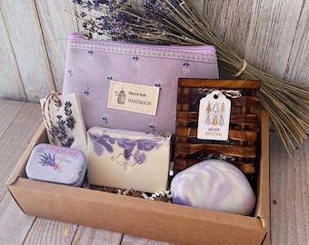 Christmas Lavender Self-Care Gift Box for Mom from Daughter, All-Natural Bath Set, Relaxing Holiday Pampering Essentials, At Home Spa Kit