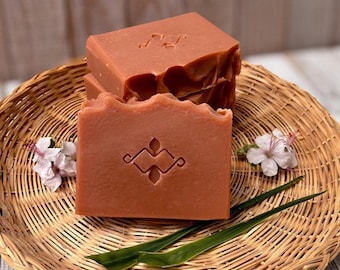 Organic Soap with Kombucha & Lemongrass, Vegan Skin Care, Naturally Scented Wash Bar for Body and Face, Zero Waste Minimalist Self Care Gift