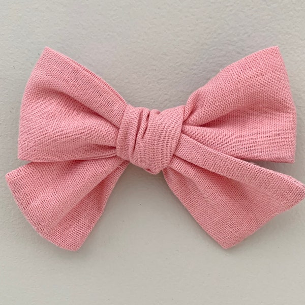 Soft pink hair clip bow/ soft pink bow on nylon headband