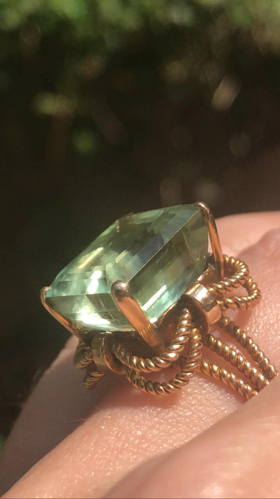 18k Mint Green Beryl Ring Israel