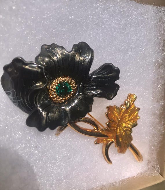 Met Museum Icelandic Poppy Brooch - image 5