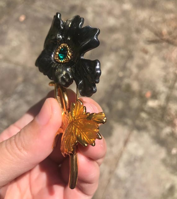 Met Museum Icelandic Poppy Brooch - image 9