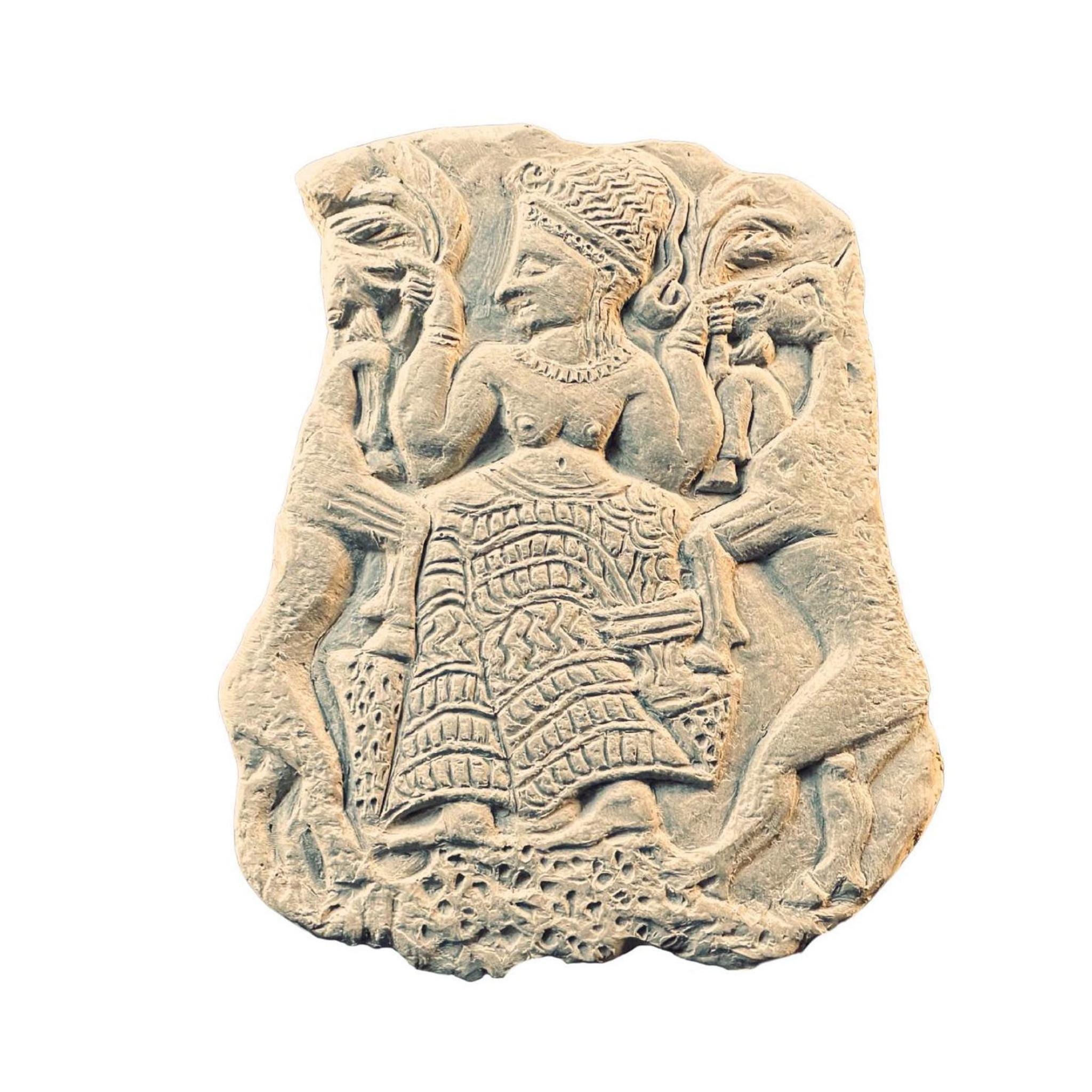 女神アシェラのレリーフ – 古代カナンの母なる女神の壁アート